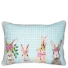 Baumwoll Kissen Hasen, 4 Kaninchen mit Blumen, hellblau-weiß kariert, 35x45cm, Mars & More
