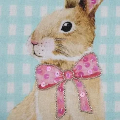 Baumwoll Kissen Hasen, 4 Kaninchen mit Blumen, hellblau-weiß kariert, 35x45cm, Mars & More