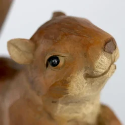 Deko Eichhörchen auf Stamm, Eichhörchen in Holzoptik, 33cm, Resin