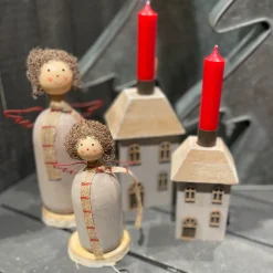 Deko Engel, Holzengel mit Schal, used look, grau-rot, 16cm