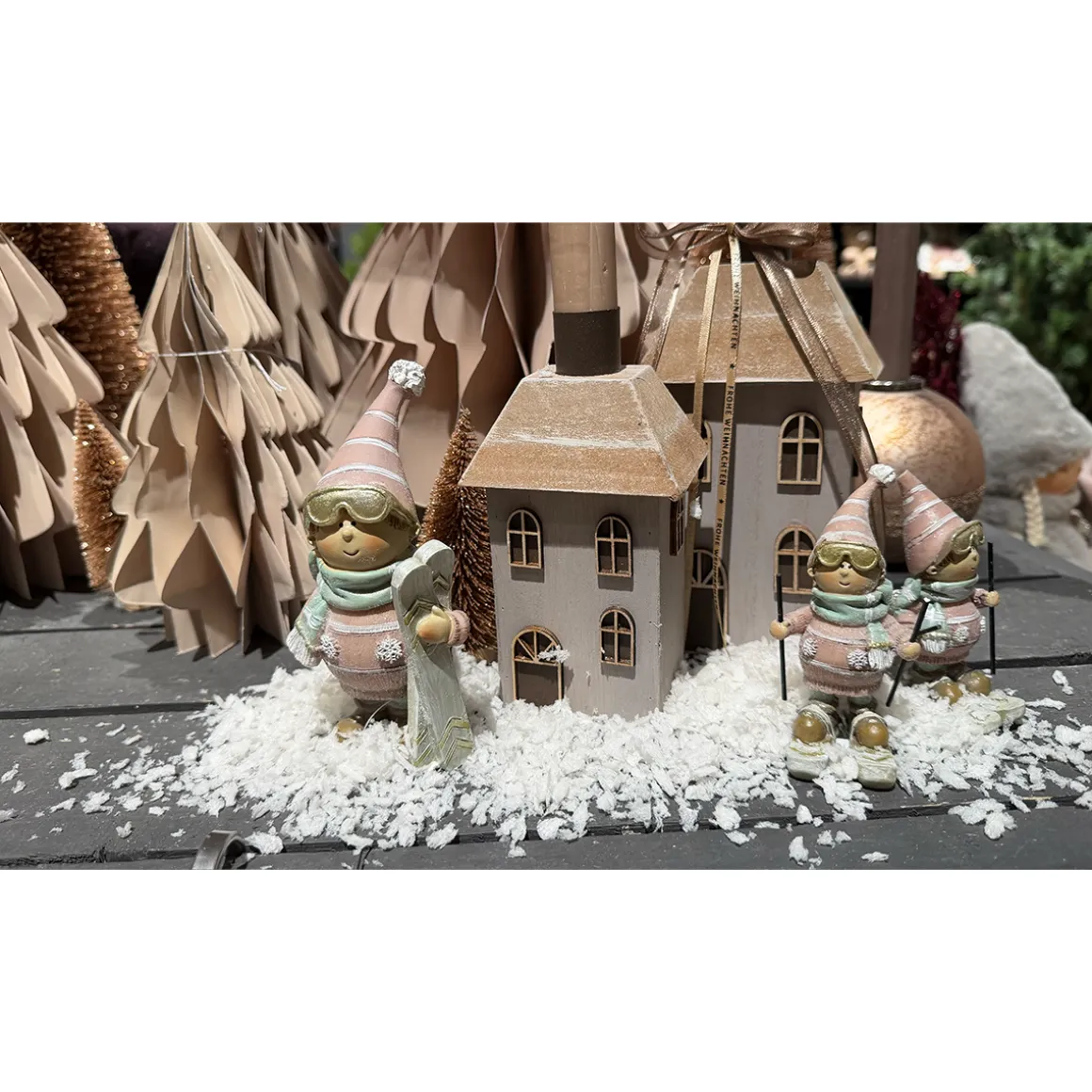 Dekofigur Skifahrer mit Skibrille, Winterkind mit Ski und Riesenpulli, 10cm