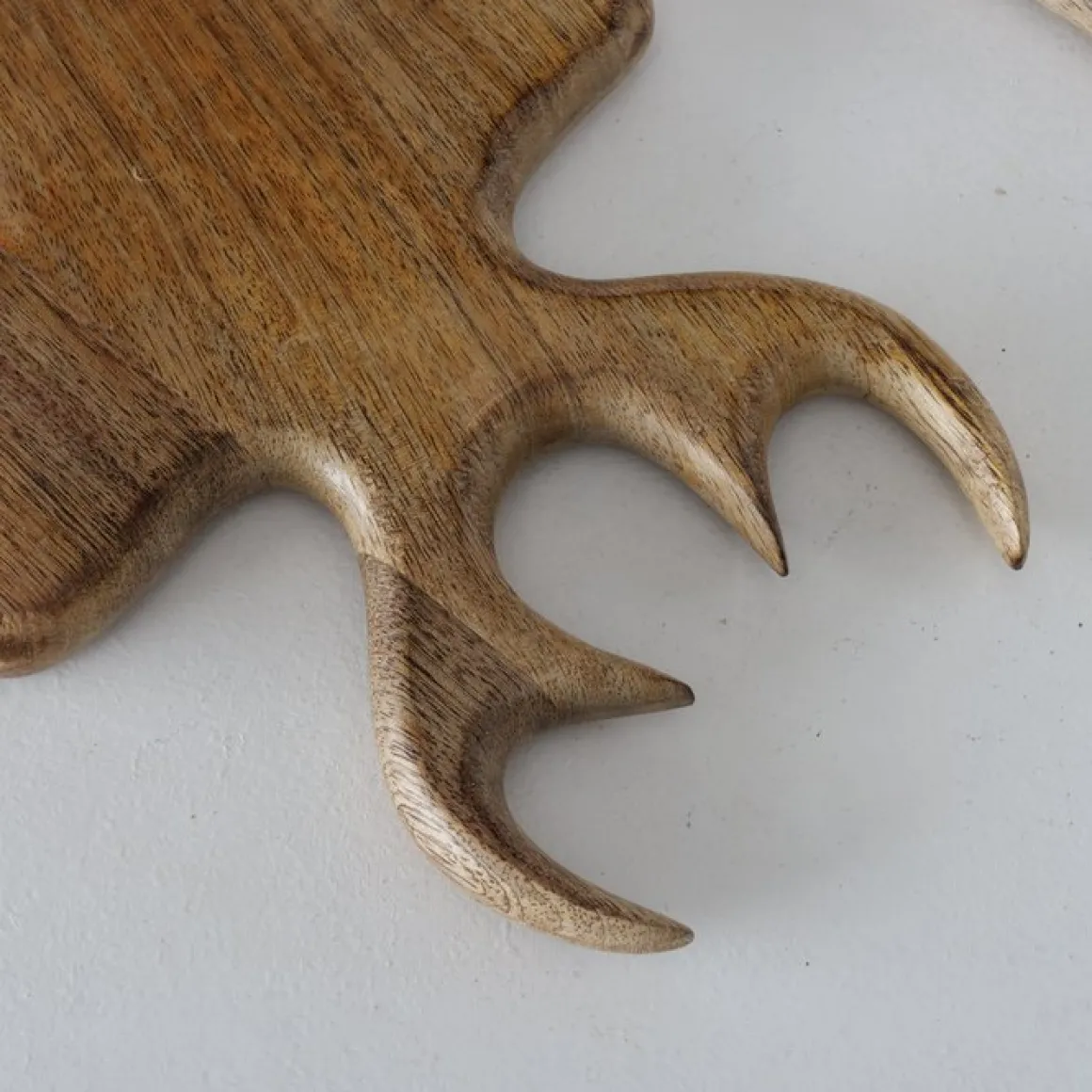 Holzbrett Hirsch Vaasa, Holz Schneidebrett mit Geweih, 15x55cm, Mangoholz, Boltze Home Collections