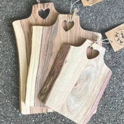 Holzbrett mit Herz, Naturholzbrett Akazie, 30x20cm
