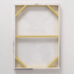 Leinwandbild lustiges Hochlandrind Lumpi beim Zeitungslesen, Stier auf Toilette, 50x70cm