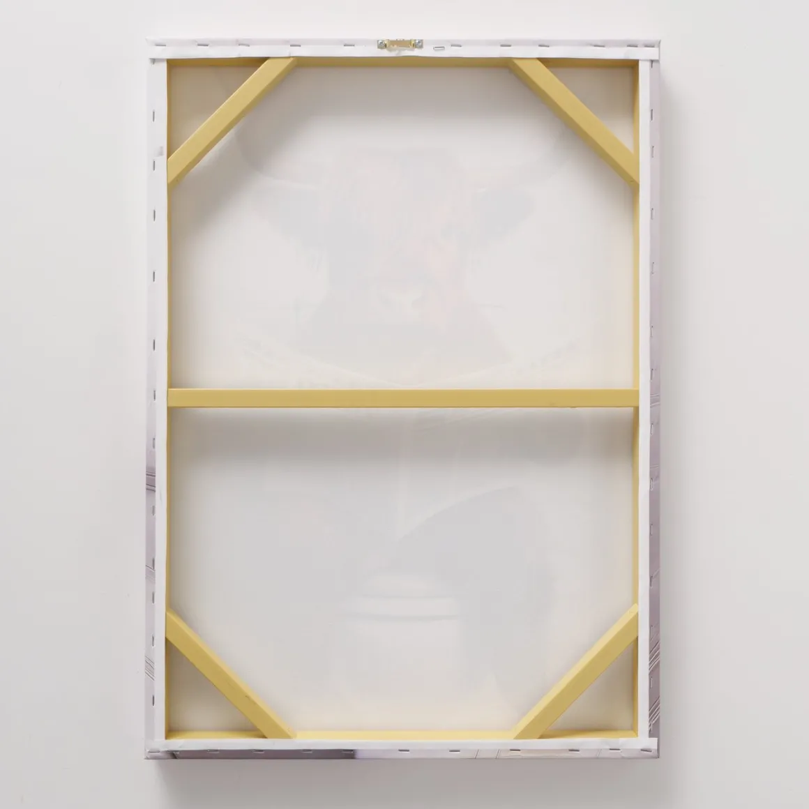 Leinwandbild lustiges Hochlandrind Lumpi beim Zeitungslesen, Stier auf Toilette, 50x70cm