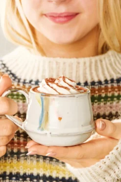 Tasse Kalmar mit Henkel mehrfarbige Streifen, rustikale Steingut-Tasse, Ib Laursen